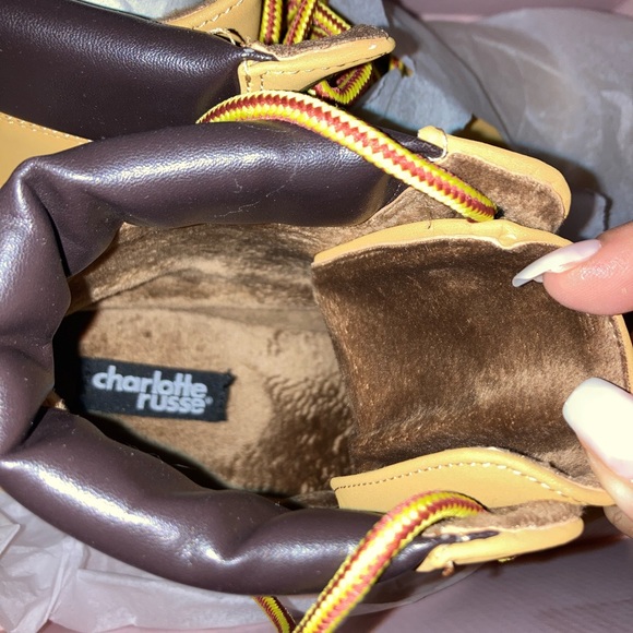 Boots (tan) - Picture 4 of 5